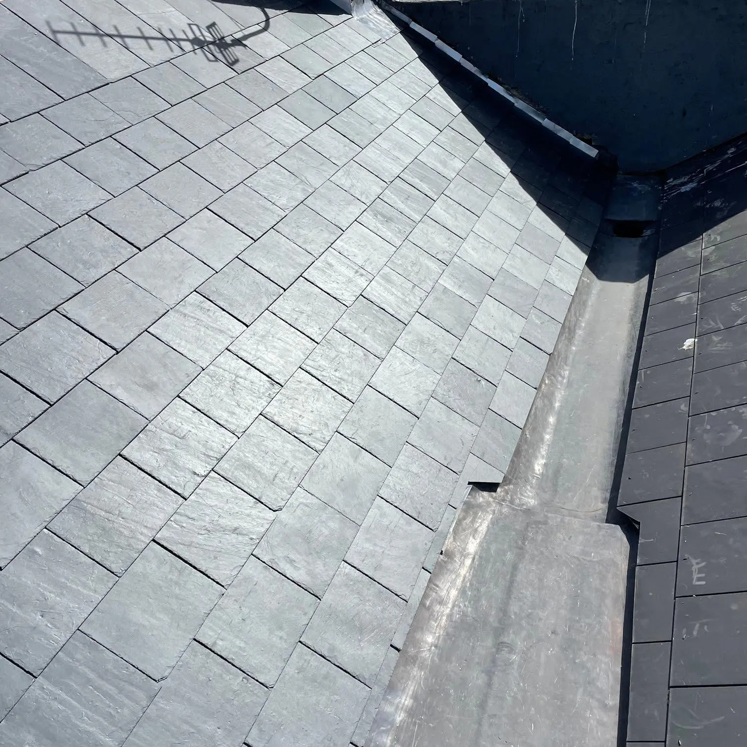 slate roof feeding into guttering system